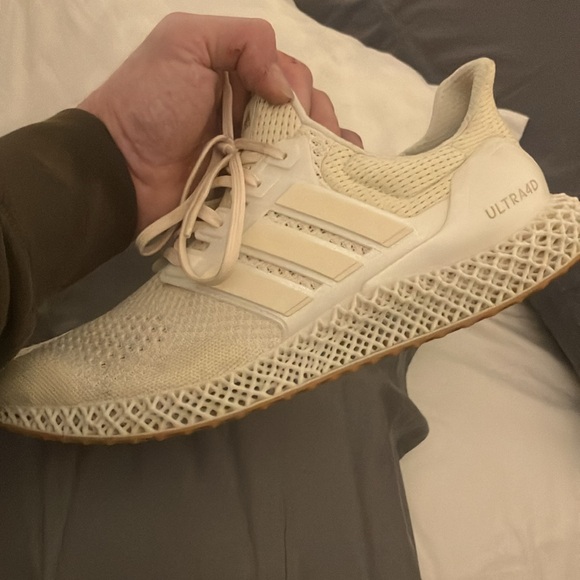 Like new ultraboost 4d. Selling for around $300 on most sites. - Picture 6 of 7